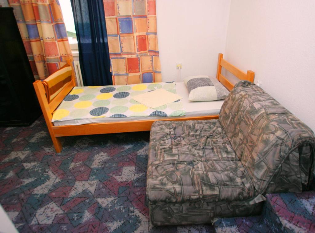 Hostel 021 Novi Sad Oda fotoğraf