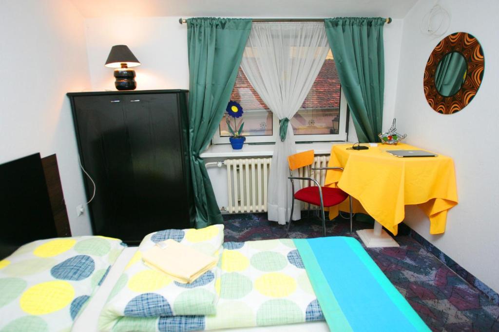 Hostel 021 Novi Sad Oda fotoğraf